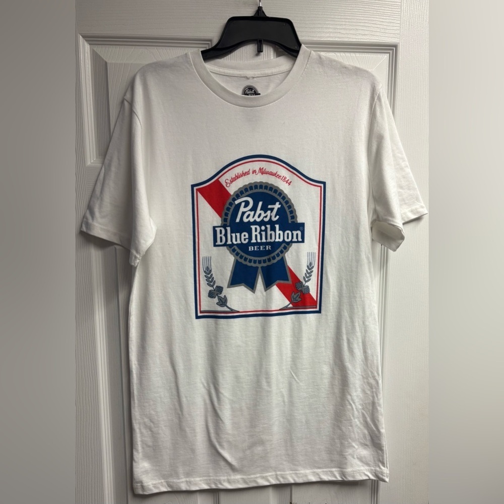 NWOT Pabst Blue Ribbon Beer 100% Cotton Graphic T-Shirt Size Medium